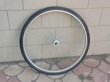 Ruota 28 posteriore completa. Ruota 28 posteriore 