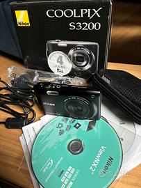 Nikon Coolpix S3200 perfettamente funzionante