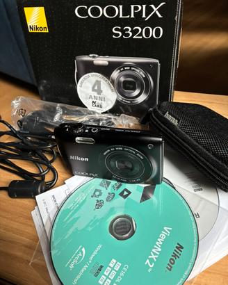 Nikon Coolpix S3200 perfettamente funzionante