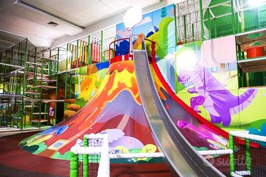 Vulcano Playground x Bimbi, Arrampicata e Scivolo