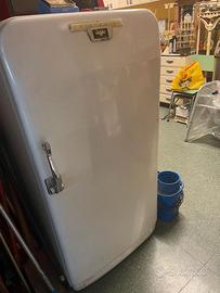 Frigorifero vintage General Motors – pezzo d’epoca