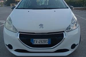 Peugeot 208 1.4 HDi 2014 neopatentati 