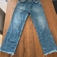 Jeans subdued straight boyfriend