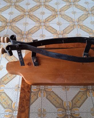 Tagliere morsa per prosciutto crudo 