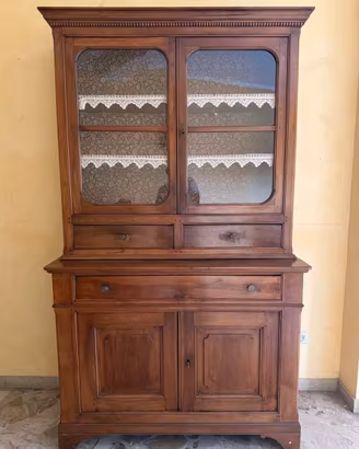 Credenza vintage in legno con alzata vetrinata