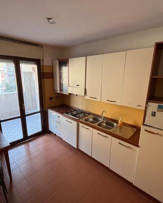 Cucina Lineare Completa di Elettrodomestici