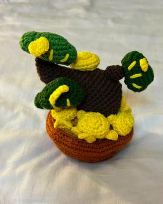 peluche all’uncinetto fatto a mano di un Bonsai
