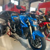 Suzuki gsr 750 yoshimura perfetta