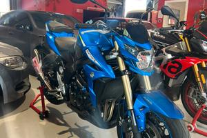 Suzuki gsr 750 yoshimura perfetta