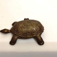 Antica tartaruga posacenere