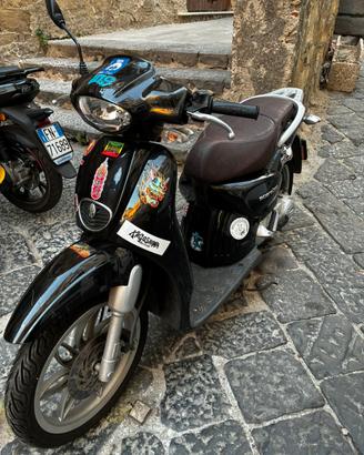 Aprilia scarabeo 50 nero 2T