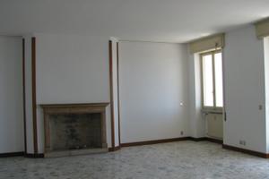 Tricamere 11° piano di ampie dimensioni