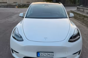 TESLA MODEL Y PERFORMANCE 2023