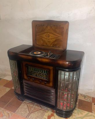 Splendido Mobile Radio d’Epoca con Giradischi