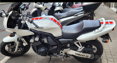 Yamaha fazer del 2001 scritta asi perfetta in tut