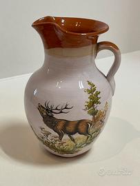 Brocca vintage in terracotta con cervo rustica