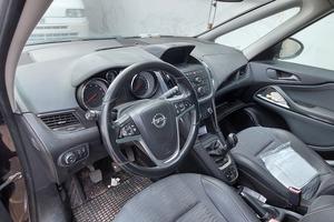 Opel Zafira tourer turbo benzina metano cosmo