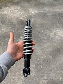 Ammortizzatore posteriore per booster