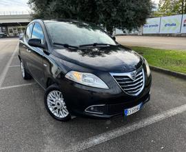 Lancia Ypsilon 0.9 TwinAir 85 CV 5 porte Metano Ec