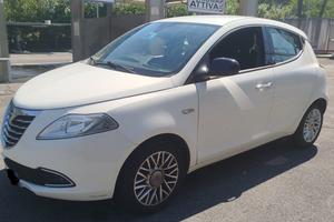 Lancia ypsilon 3° 1.3 mtj 95cv anno 2013 km123.000