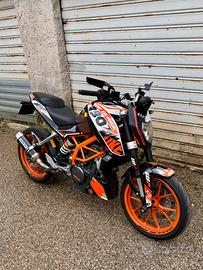 Ktm Duke 390 (motore revisionato completamente)