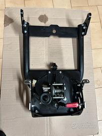 Supporto per pala da neve universale. Marca: WARN