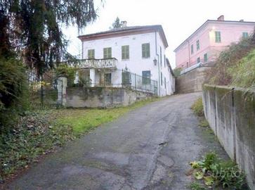 Immobile in asta di 617 m² con più di 5 locali e b