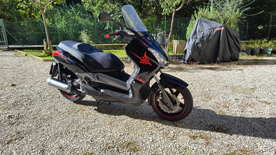 Yamaha xmax 250