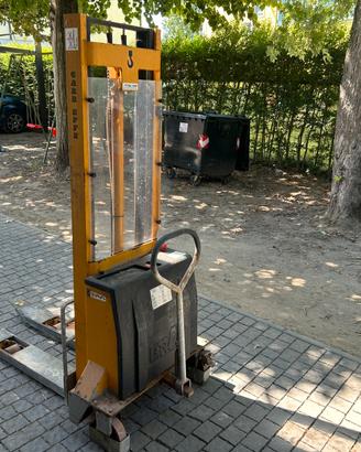 Muletto stoccatore a batteria 1000 kg