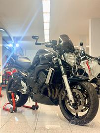 YAMAHA FZ6 ACCESSORIATA