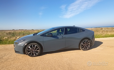 TOYOTA Prius 2.0 Plug-in Hybrid Lounge