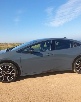 TOYOTA Prius 2.0 Plug-in Hybrid Lounge