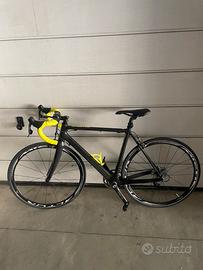 Bici corsa telaio carbonio t54, gr. Sram Force 10v