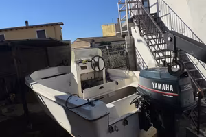 Barca motorizzata yamaha top 700