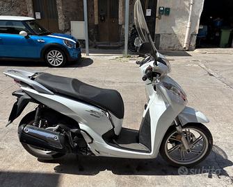 Honda Sh 300 abs bianco lucido