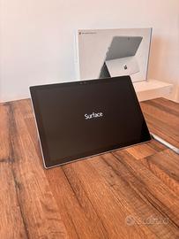 Microsoft Surface Pro 4 – i7 / 8GB RAM/256 GB SSD