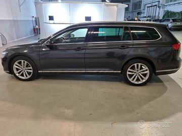 VOLKSWAGEN PASSAT VARIANT 2.0 TDI SCR EVO 110kW Ex