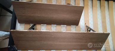 mensole in legno con staffe 