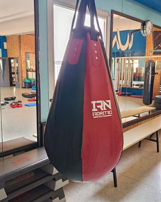 sacco da boxe+ staffa