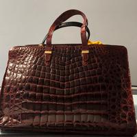 borsa da donna mai usata