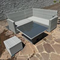 Set divano e tavolino da esterno
