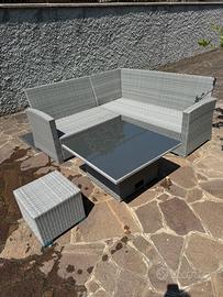 Set divano e tavolino da esterno
