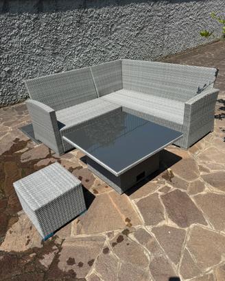 Set divano e tavolino da esterno