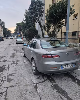 Alfa 159 danneggiata