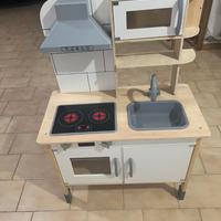 Cucina giocattolo