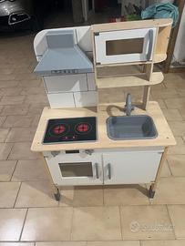 Cucina giocattolo
