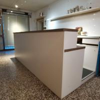 Bancone da bar in laminato