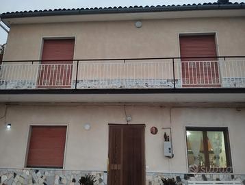 VILLA SINGOLA con Terreno