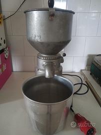 Macinatore pane e cereali 