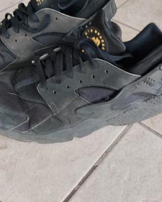 Nike hurache  nere e oro